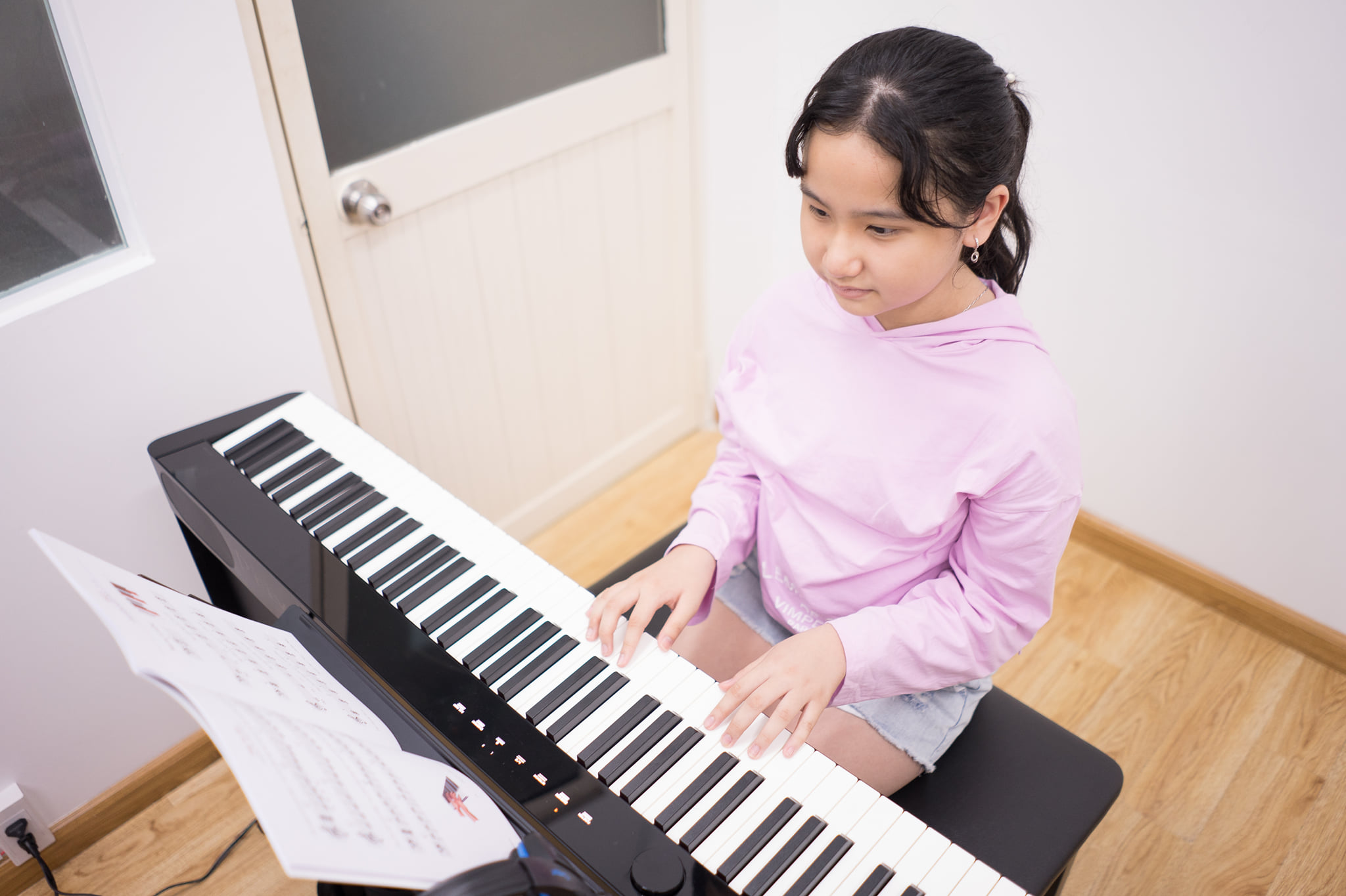 hình lớp học đàn piano tại Việt Thương Music