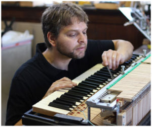 cách sử dụng piano cơ lâu dài