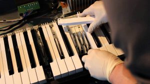 Bật mí 5 mẹo hay bảo quản đàn piano điện khi trời nóng ẩm 2